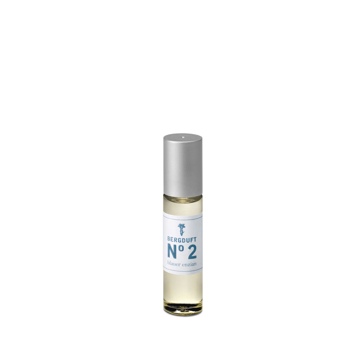 Parfum roll-on Mountain Scent n° 2 Gentiane bleue, présenté dans un flacon en verre avec un bouchon argenté.